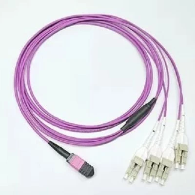 3.{1}}mm multimode OM4 MPO ventilaatorikaabel